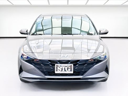 Used 2023 Hyundai Elantra SEL FWD image 2