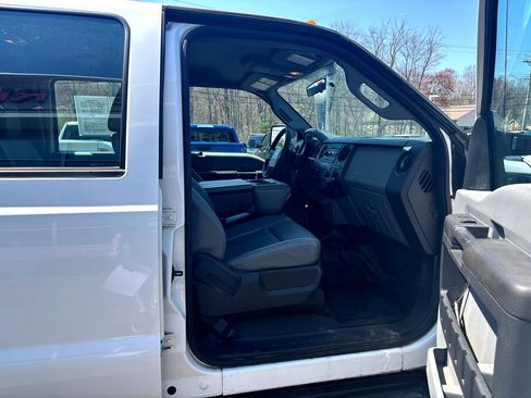 Used 2016 Ford F550 4x4 Crew Cab Super Duty image 63
