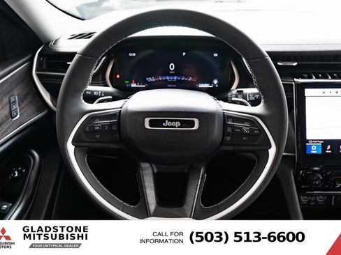 Used 2023 Jeep Grand Cherokee Limited AWD/4WD image 13
