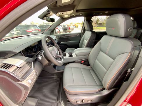 New 2026 GMC Acadia AT4 w/ LPO, Floor Liner Package AWD/4WD image 21