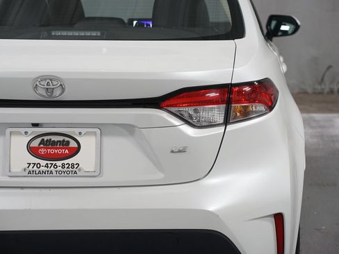 Certified 2025 Toyota Corolla LE FWD image 10