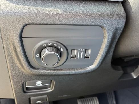 New 2026 Jeep Grand Cherokee Altitude image 19