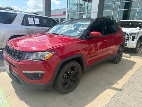 Used 2020 Jeep Compass Latitude FWD image 1