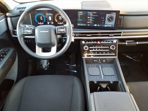 Used 2025 Hyundai Santa Fe SE image 10