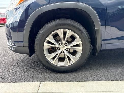 Used 2014 Toyota Highlander XLE AWD/4WD image 8