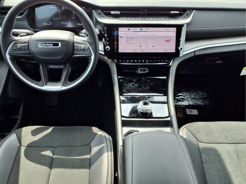 New 2026 Jeep Grand Cherokee L 2WD image 8
