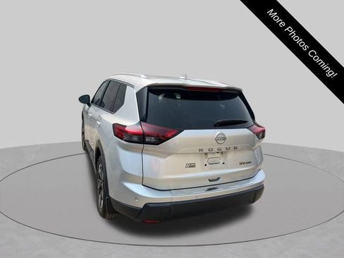 Used 2024 Nissan Rogue SV w/ SV Premium Package AWD/4WD image 3