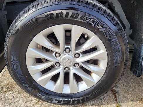 Used 2016 Lexus GX 460 w/ Premium Package image 25