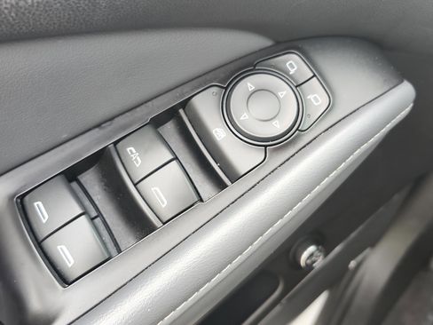 Used 2020 Buick Enclave Essence w/ Sound and Sites Package image 38