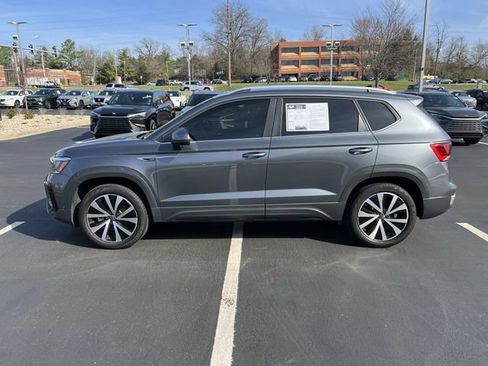 Used 2022 Volkswagen Taos SE image 6