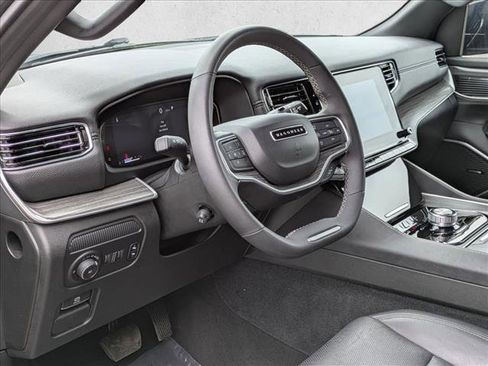Used 2024 Jeep Wagoneer Series II image 13