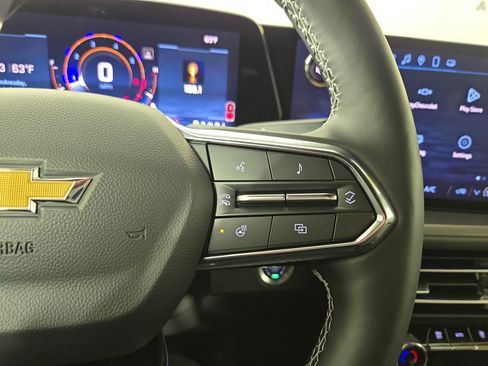 Certified 2025 Chevrolet Traverse LT w/ Driver Confidence Package image 17