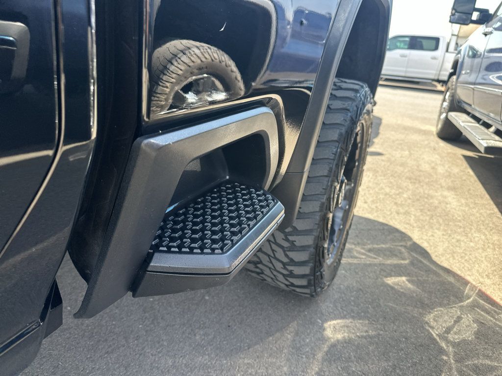 Used 2020 GMC Sierra 2500 AT4 w/ AT4 Premium Package AWD/4WD image 7