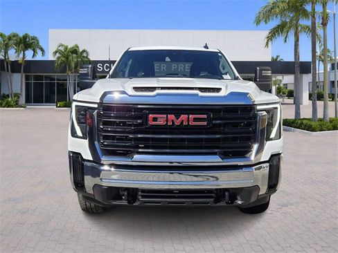 Used 2024 GMC Sierra 2500 Pro image 2