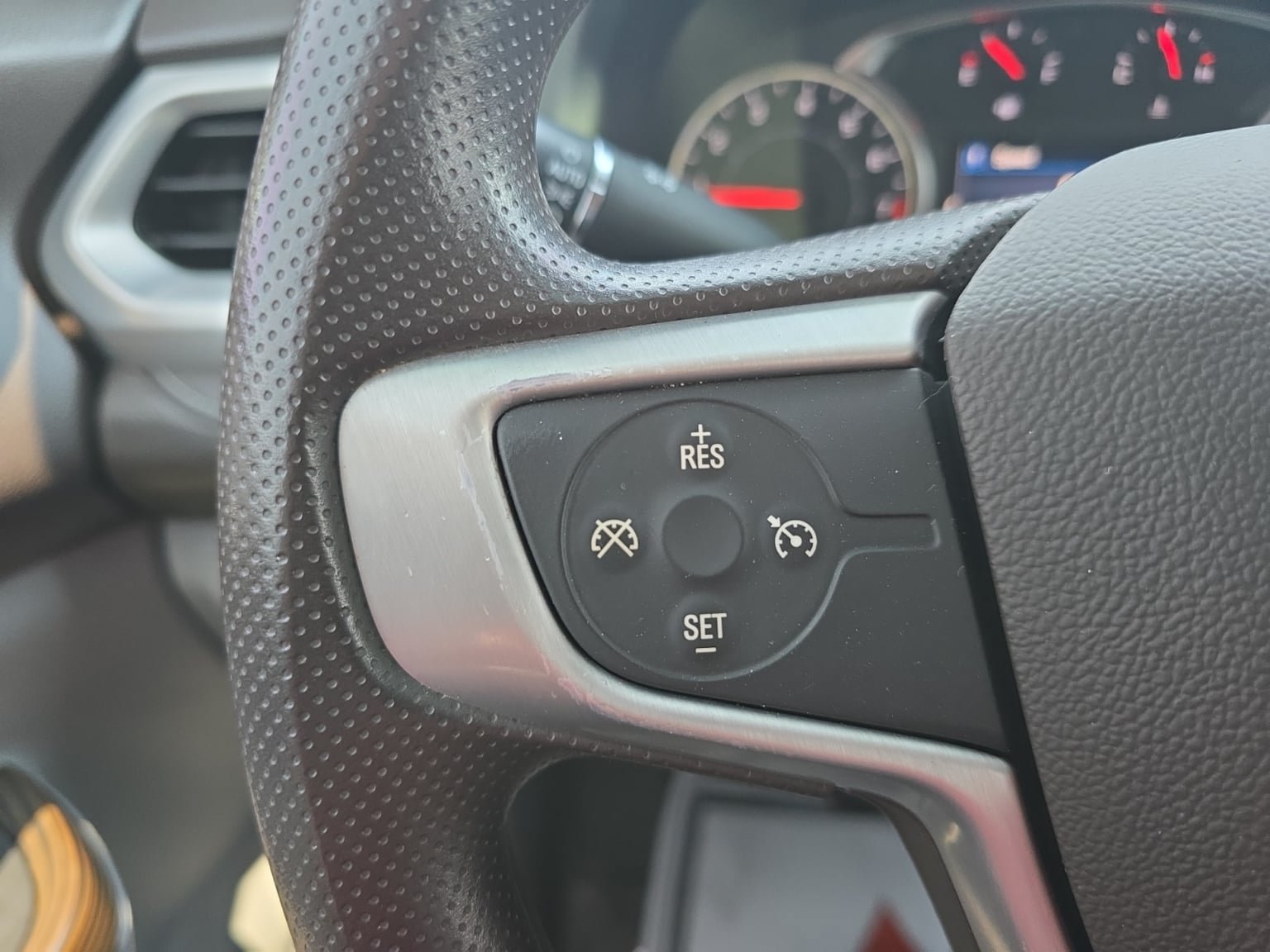 Used 2021 GMC Acadia SLE w/ Driver Convenience Package FWD image 22