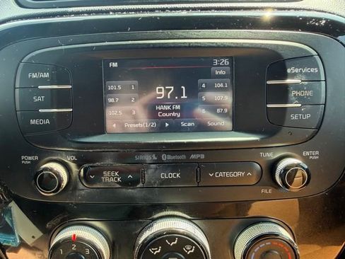Used 2016 Kia Soul ! w/ Umber Package 1 FWD image 22