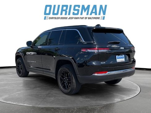 Used 2024 Jeep Grand Cherokee Laredo X w/ Luxury Tech Group I AWD/4WD image 4