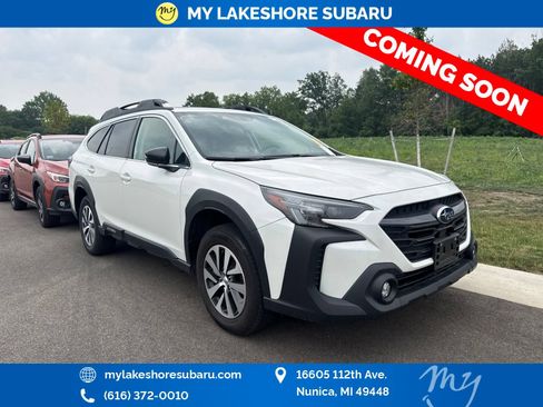 Used 2025 Subaru Outback Premium AWD/4WD image 1