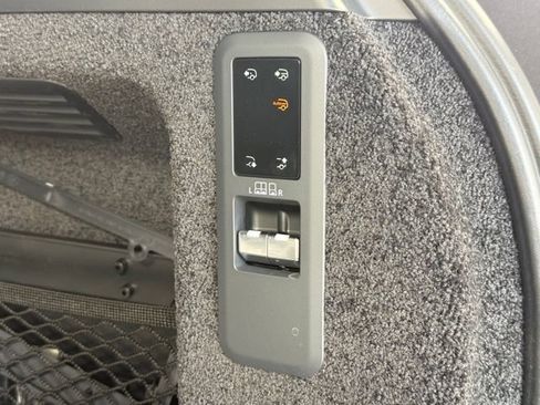 New 2025 Land Rover Range Rover Autobiography AWD/4WD image 18