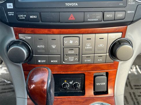 Used 2010 Toyota Highlander Limited image 23