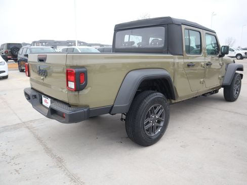 New 2026 Jeep Gladiator Sport AWD/4WD image 19