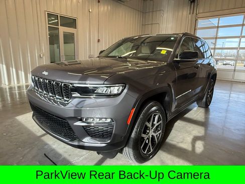 Used 2024 Jeep Grand Cherokee Limited w/ Luxury Tech Group II image 10