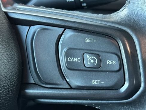 Used 2022 Jeep Gladiator Sport AWD/4WD image 38