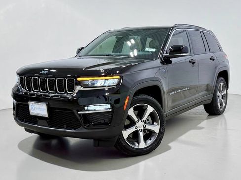 Used 2022 Jeep Grand Cherokee Limited 4xe w/ Luxury Tech Group II AWD/4WD image 2