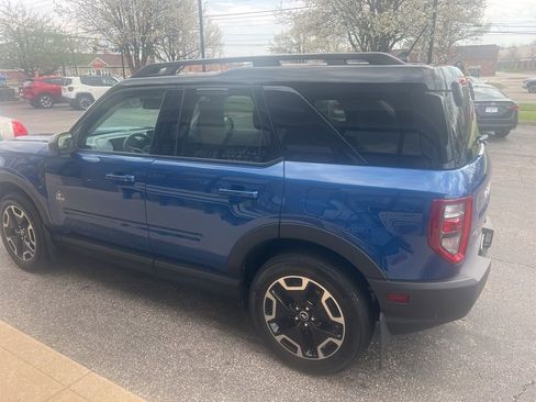 Used 2024 Ford Bronco Sport Outer Banks w/ Tech Package image 3