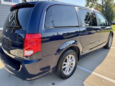 Used 2015 Dodge Grand Caravan SXT w/ UConnect Hands-Free Group image 6