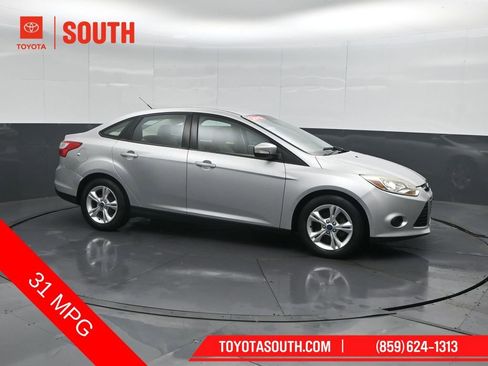 Used 2013 Ford Focus SE FWD image 1