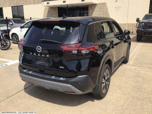 Used 2021 Nissan Rogue SV image 5