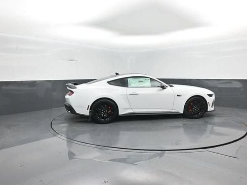 New 2026 Ford Mustang GT w/ GT Performance Package RWD image 8