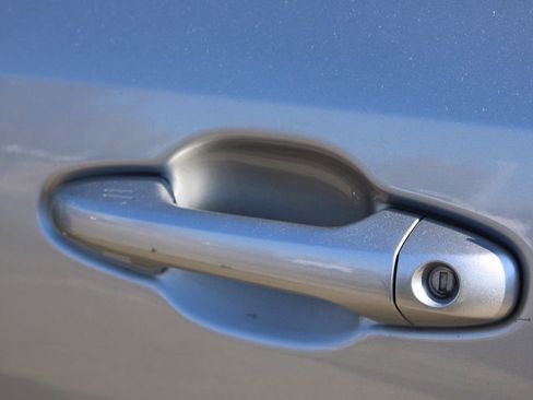 Used 2017 Toyota Highlander Limited Platinum image 15