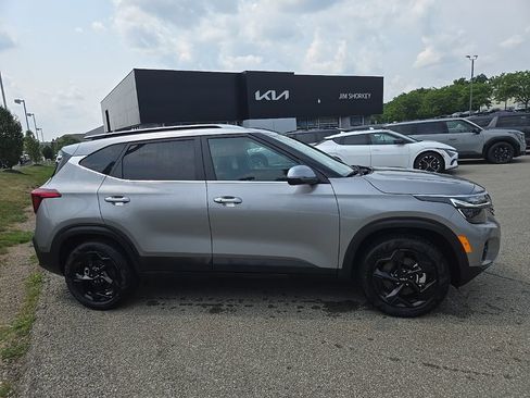 Certified 2026 Kia Seltos EX w/ EX Sunroof Package AWD/4WD image 2