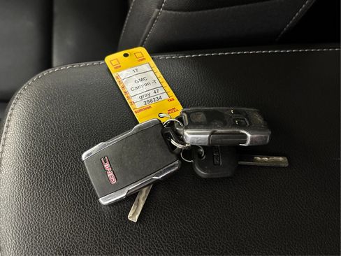 Used 2017 GMC Canyon SLT w/ Driver Alert Package image 40