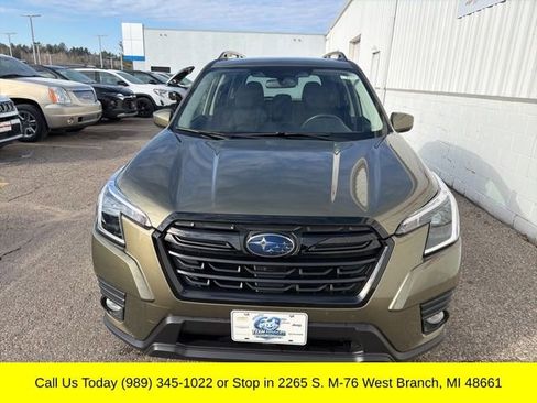 Used 2023 Subaru Forester Premium image 7