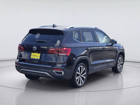 Used 2023 Volkswagen Taos SE FWD image 8