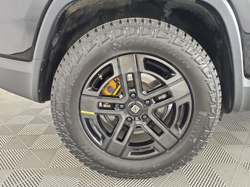 Used 2023 Rivian R1S Adventure AWD/4WD image 10