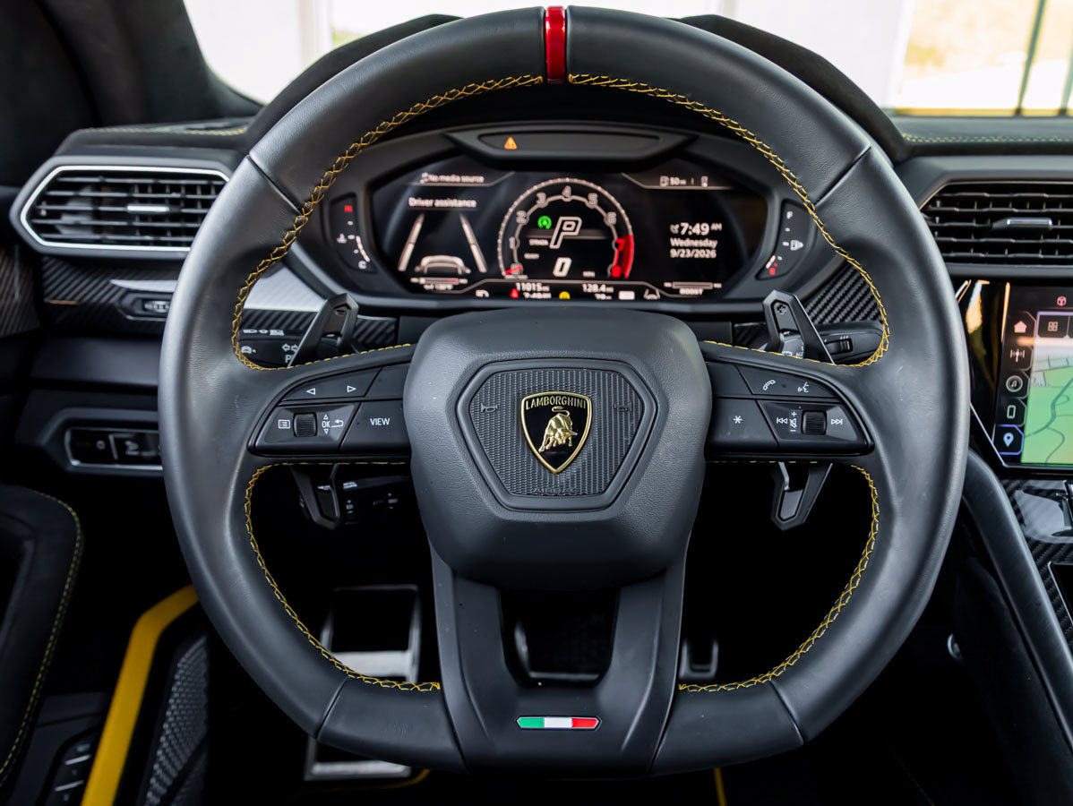 Used 2024 Lamborghini Urus Performante AWD/4WD image 19