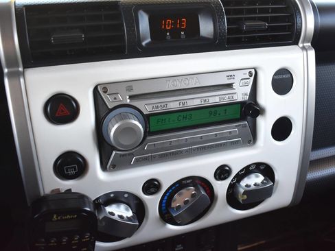 Used 2010 Toyota FJ Cruiser 4WD image 34