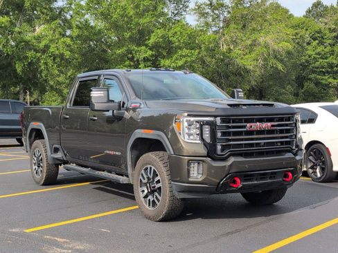 Used 2023 GMC Sierra 2500 AT4 w/ AT4 Preferred Package AWD/4WD image 9