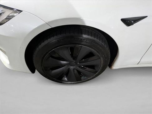 Used 2022 Tesla Model S image 24