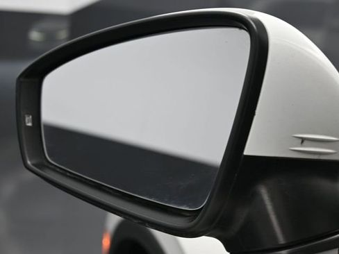 Used 2022 Volkswagen Tiguan S image 8