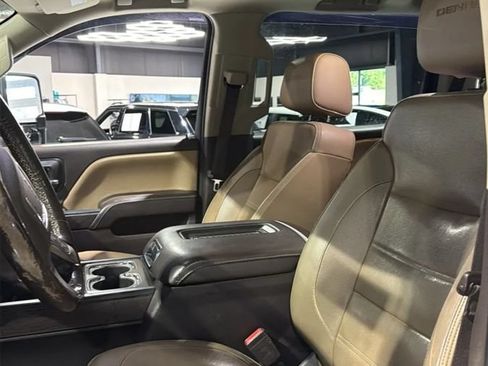Used 2018 GMC Sierra 2500 Denali w/ Duramax Plus Package AWD/4WD image 2