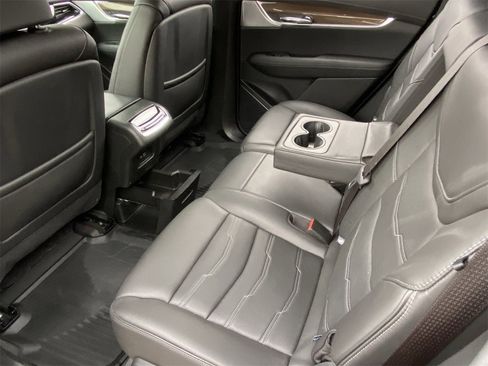 Used 2024 Cadillac XT6 Sport w/ Platinum Package image 17