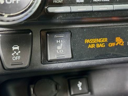 Certified 2022 Toyota RAV4 XLE w/ Convenience Package FWD image 19
