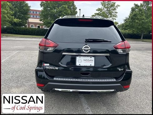 Used 2019 Nissan Rogue SV w/ Premium Package FWD image 6