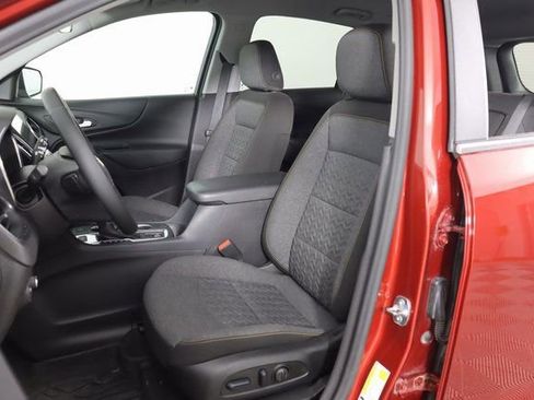 Used 2024 Chevrolet Equinox LT image 29