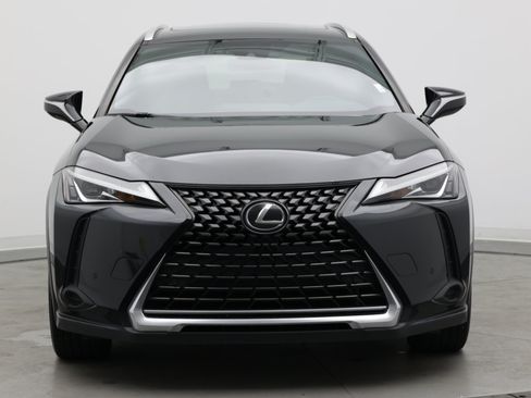 Used 2021 Lexus UX 200 w/ Accessory Package (Z2) FWD image 2